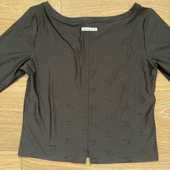 Nike Air Logo Cropped Long Sleeve Top🖤 - Picture 4 of 6